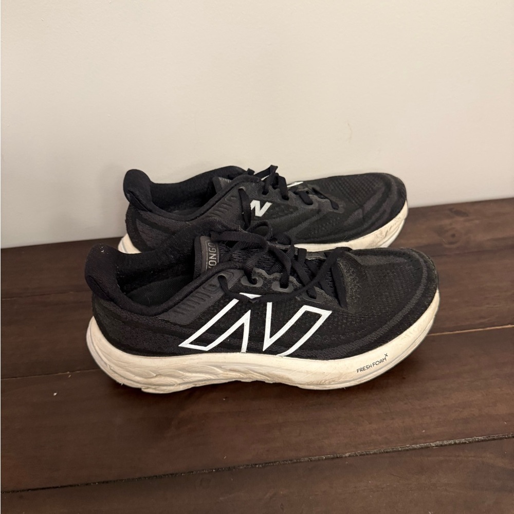 New Balance Fresh Foam Vongo Running Shoes Black White Size 8.5